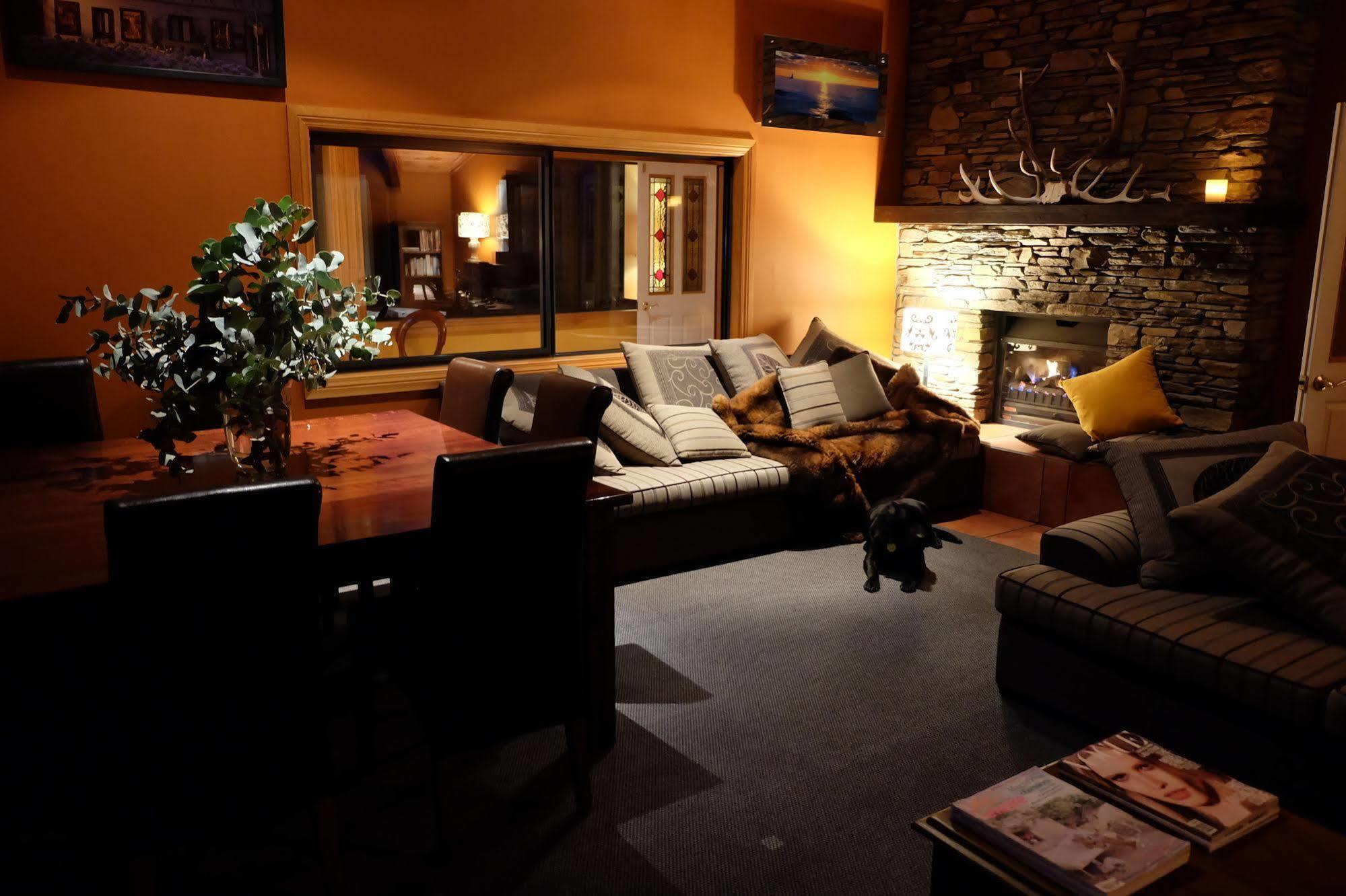 Mount Maude Country Lodge วานากา ภายนอก รูปภาพ
